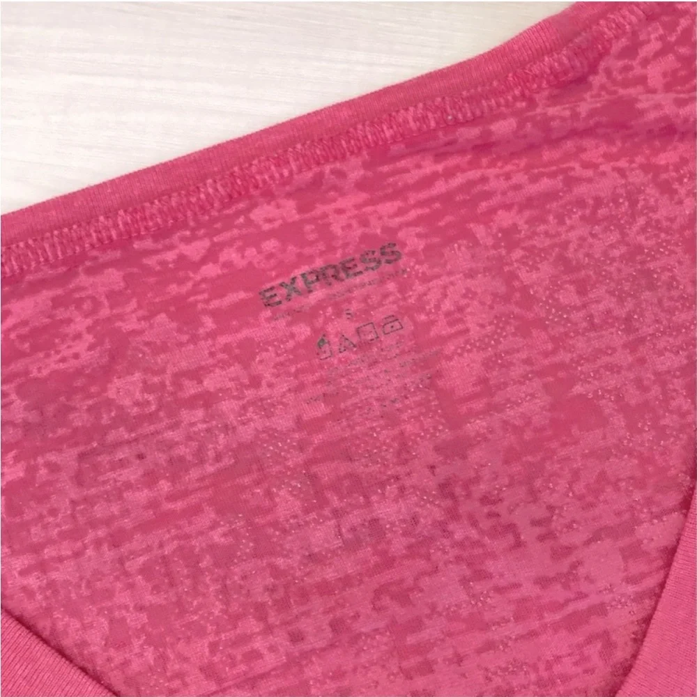 🌸3/$30🌸 Express Hot Pink 1/2 Sleeve V-Neck Workout Tee Shirt - Women's